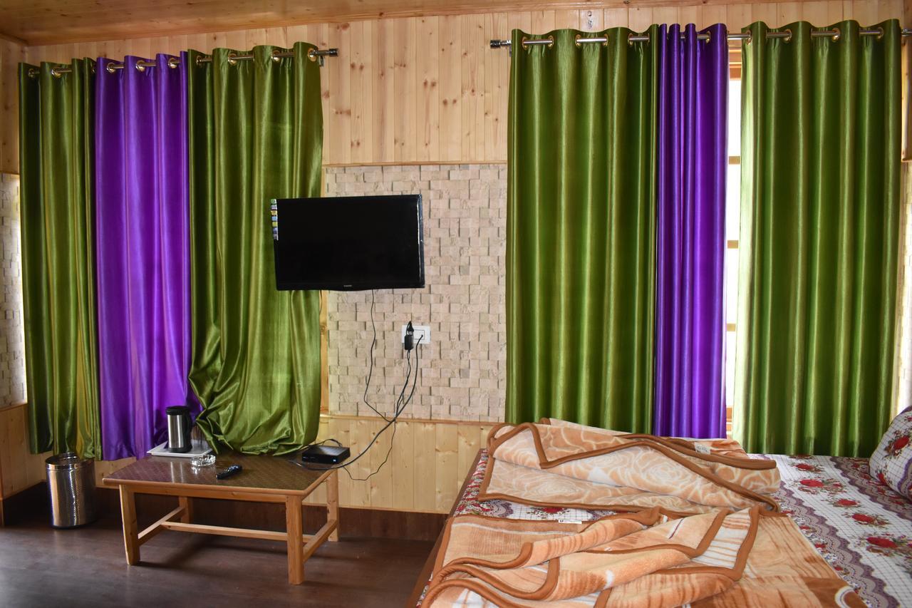 White House Kasol Exterior photo