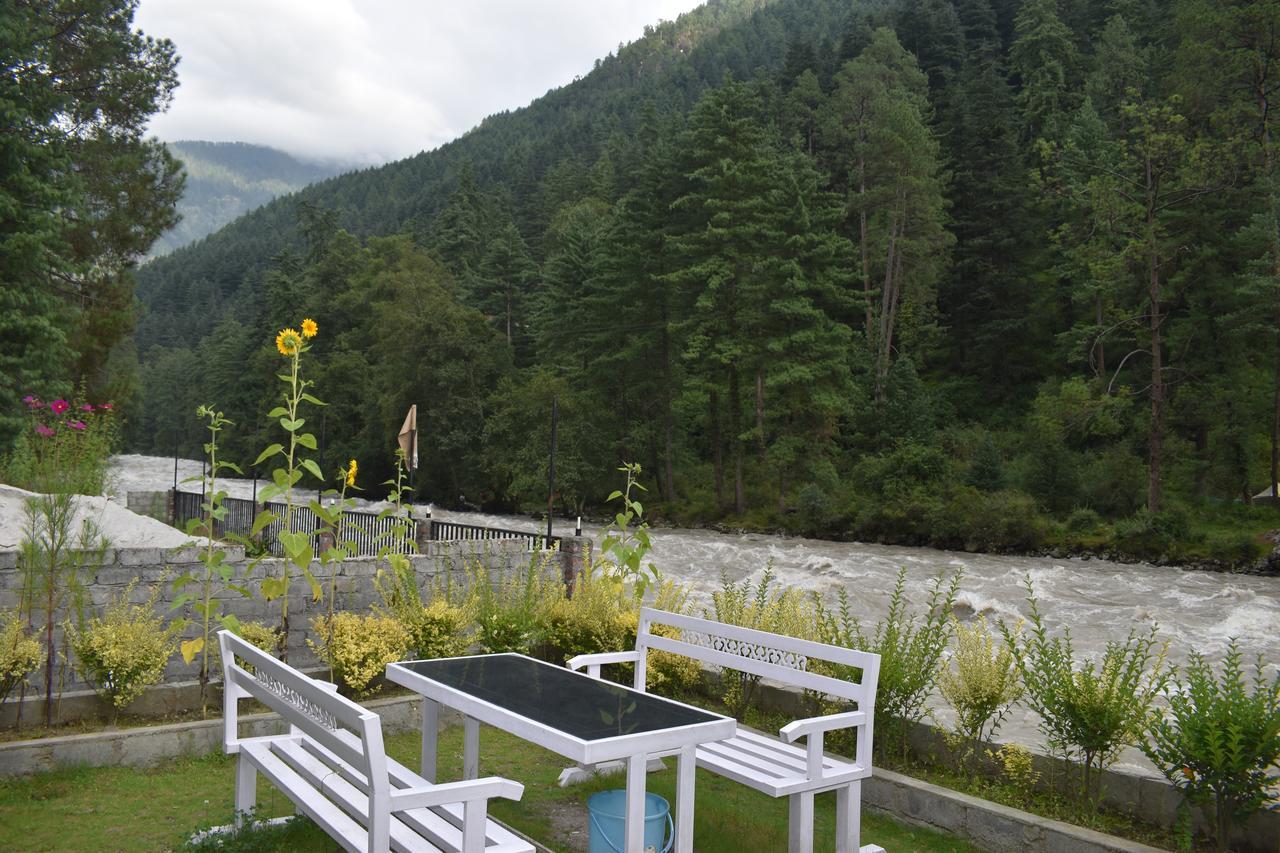 White House Kasol Exterior photo